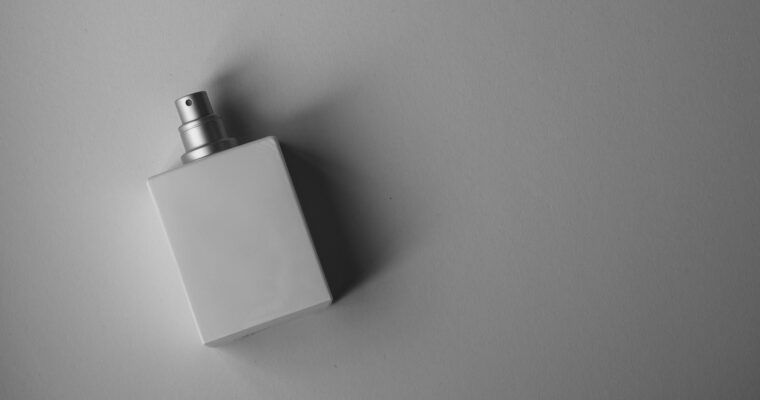 Cómo crear tu propia marca de perfumes: Opciones de fabricación para tiendas físicas