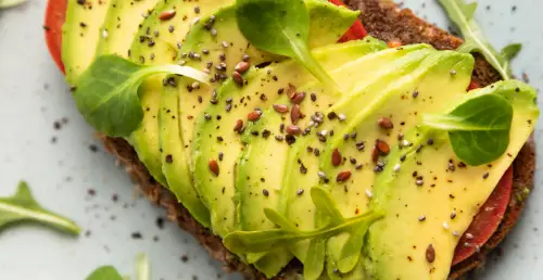 tostadas de aguacate